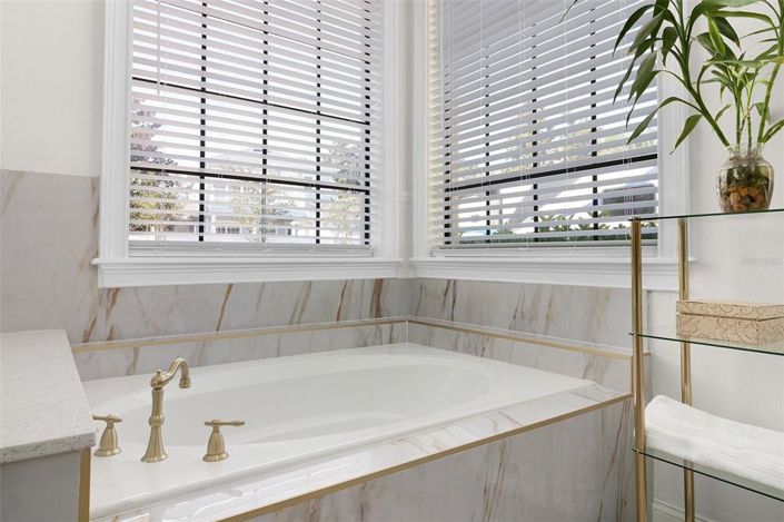 Image No.42-4 Bed Property for sale