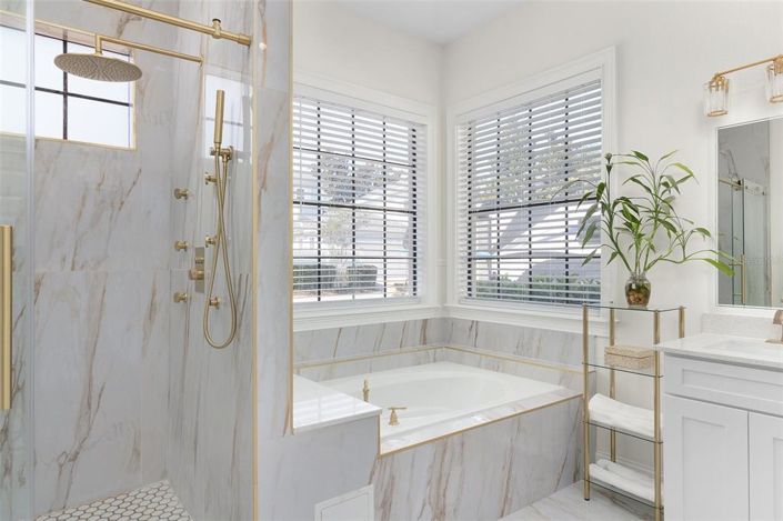 Image No.43-4 Bed Property for sale