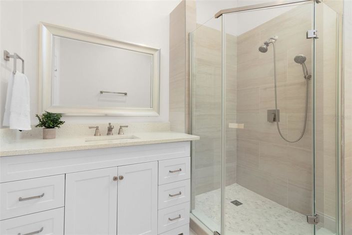 Image No.55-4 Bed Property for sale