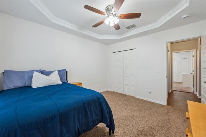 Image No.17-5 Bed Property for sale