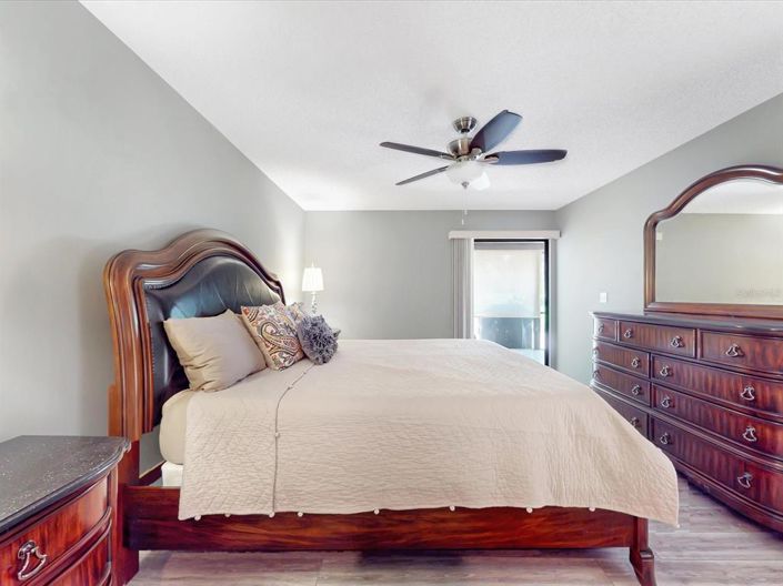 Image No.20-3 Bed Townhouse for sale