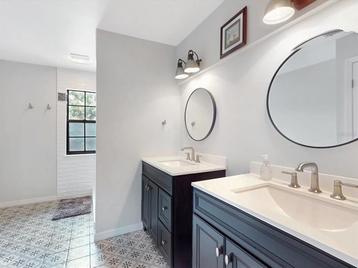 Image No.25-3 Bed Townhouse for sale