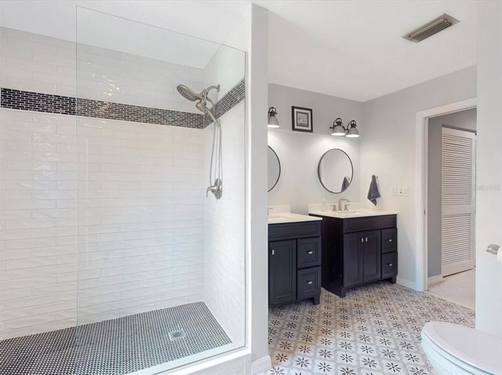 Image No.26-3 Bed Townhouse for sale