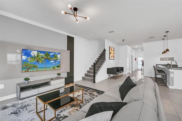 Image No.19-5 Bed Townhouse for sale