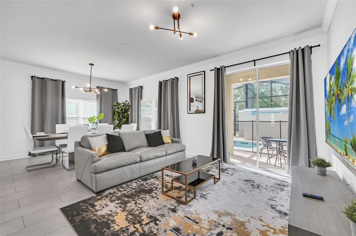 Image No.22-5 Bed Townhouse for sale