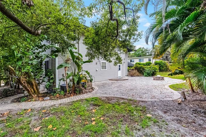 Image No.51-5 Bed Property for sale