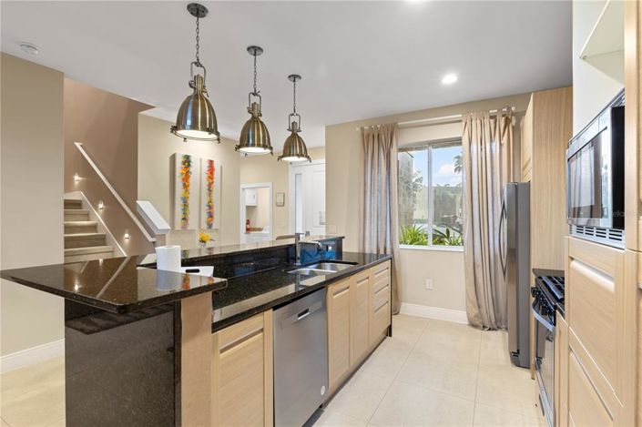 Image No.10-3 Bed Townhouse for sale