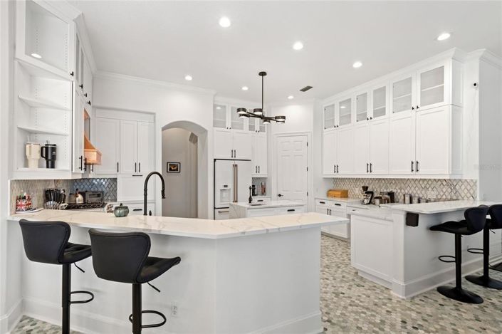 Image No.10-4 Bed Property for sale