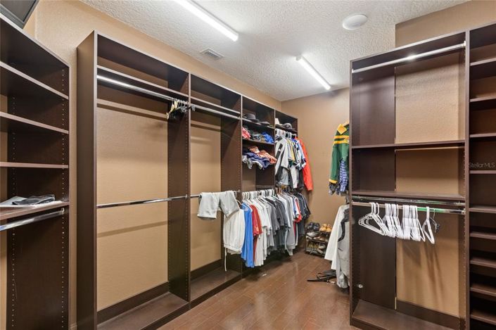 Image No.24-4 Bed Property for sale