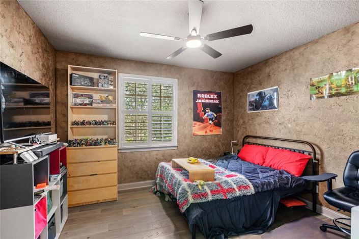 Image No.37-4 Bed Property for sale