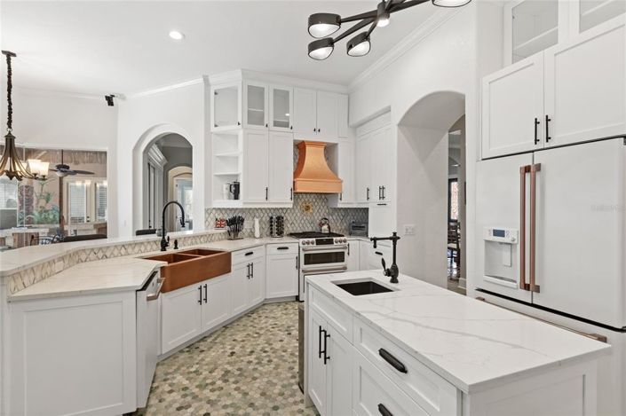 Image No.9-4 Bed Property for sale