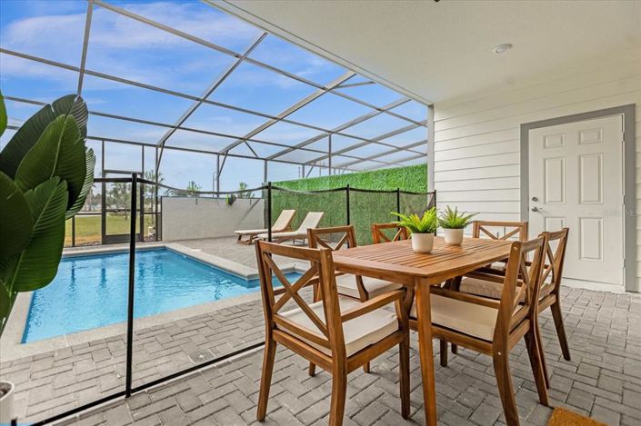 Image No.20-5 Bed Townhouse for sale