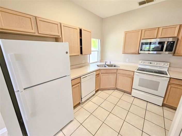 Image No.10-4 Bed Property for sale