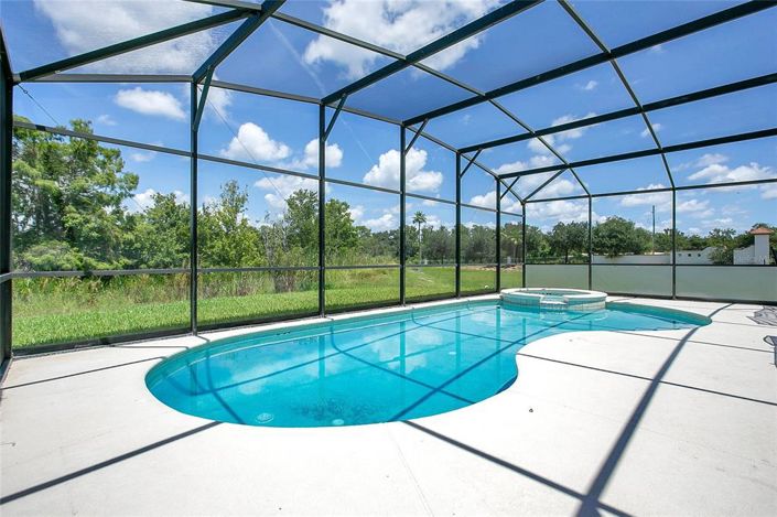 Image No.27-5 Bed Property for sale