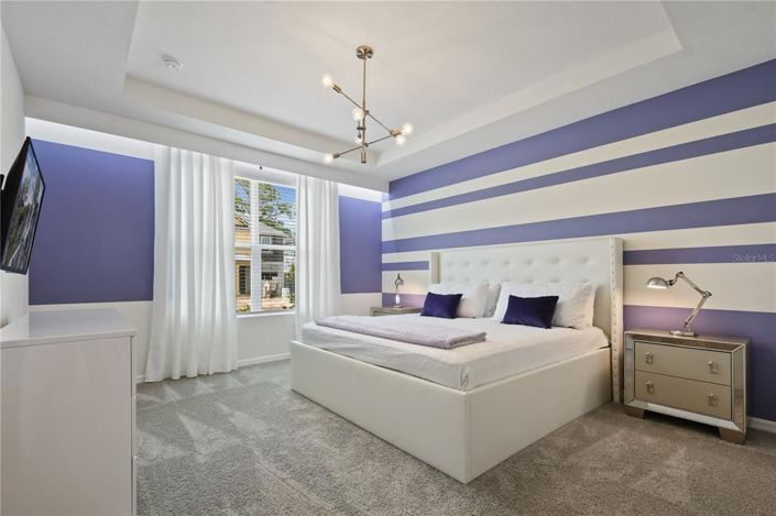 Image No.12-9 Bed Property for sale