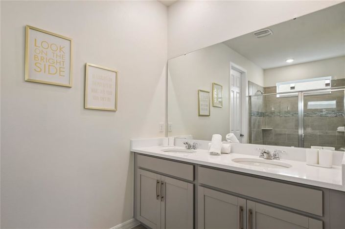 Image No.13-9 Bed Property for sale