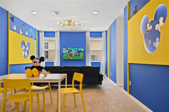 Image No.18-9 Bed Property for sale