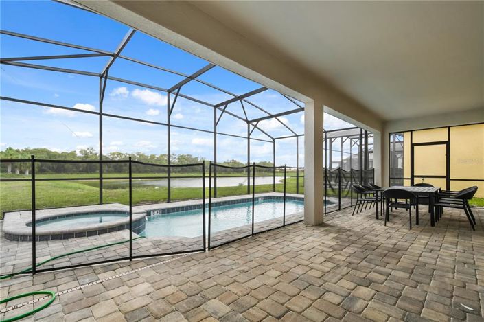 Image No.33-9 Bed Property for sale