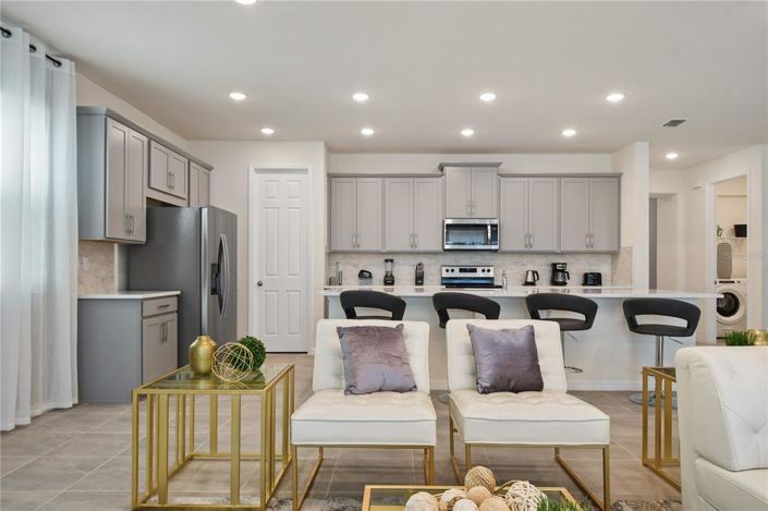 Image No.5-9 Bed Property for sale