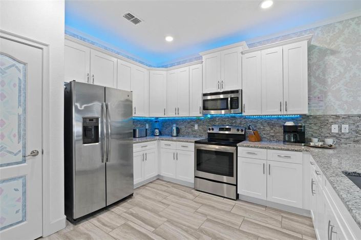 Image No.21-8 Bed Property for sale