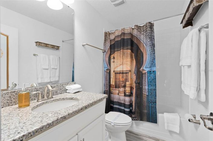 Image No.40-8 Bed Property for sale