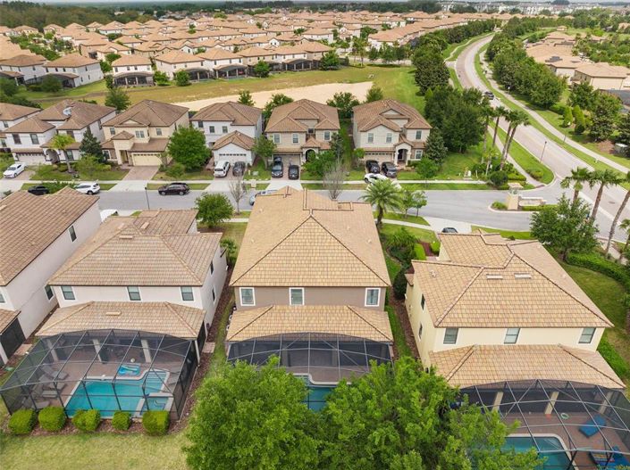 Image No.60-8 Bed Property for sale