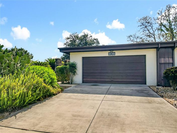 Image No.2-2 Bed Townhouse for sale