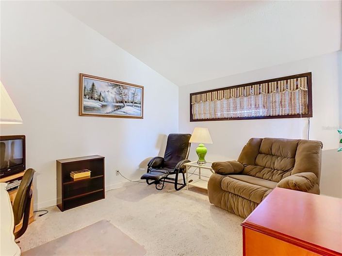 Image No.25-2 Bed Townhouse for sale