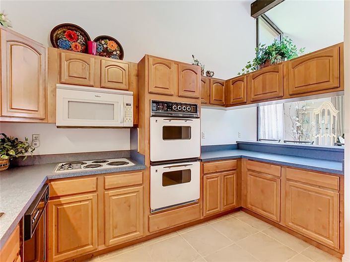 Image No.8-2 Bed Townhouse for sale