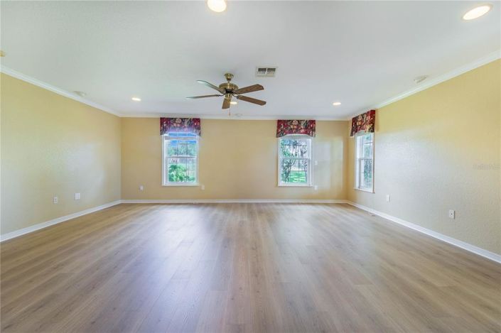 Image No.41-3 Bed Property for sale