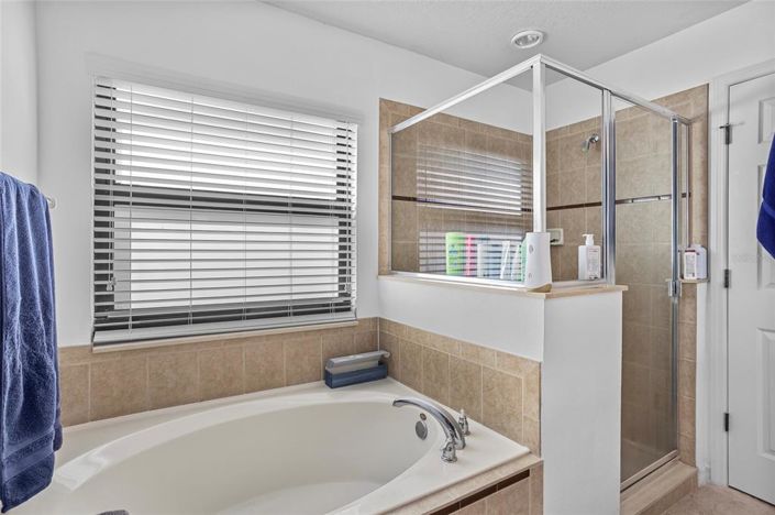 Image No.11-4 Bed Property for sale