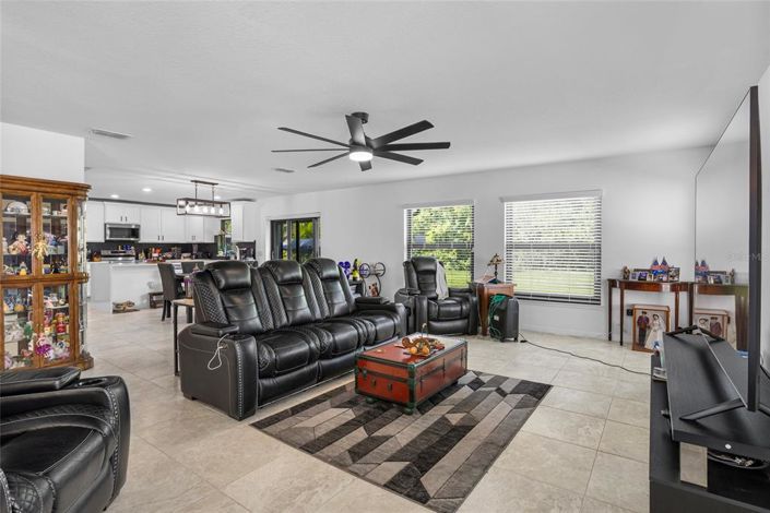 Image No.6-4 Bed Property for sale