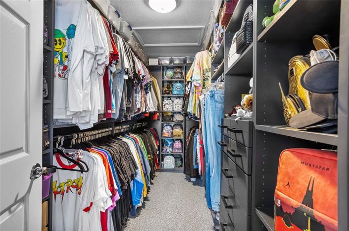 Image No.9-4 Bed Property for sale