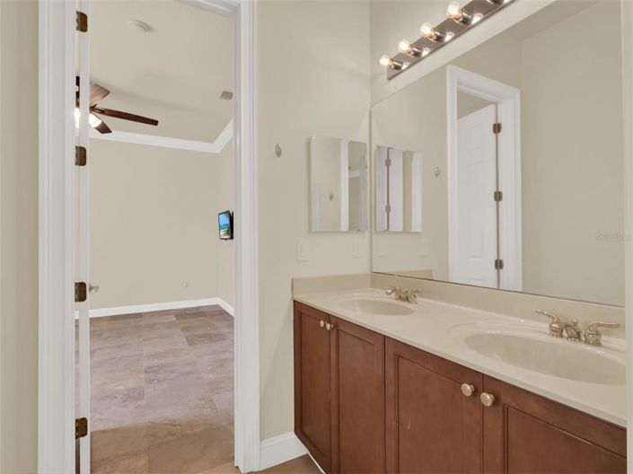 Image No.23-4 Bed Property for sale