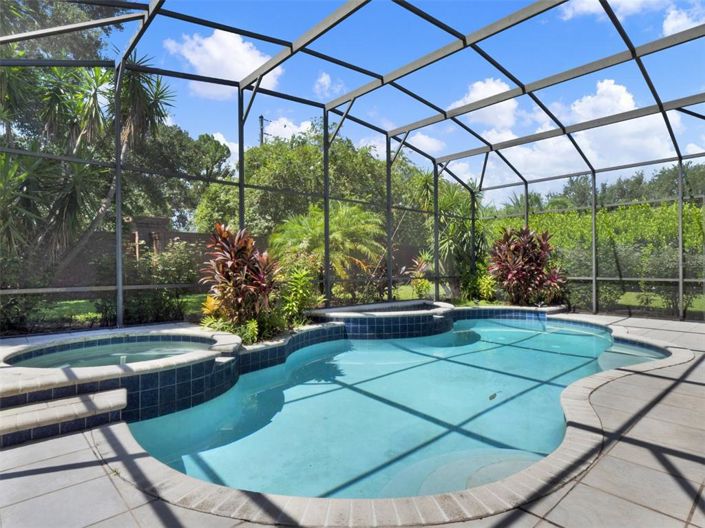 Image No.4-4 Bed Property for sale