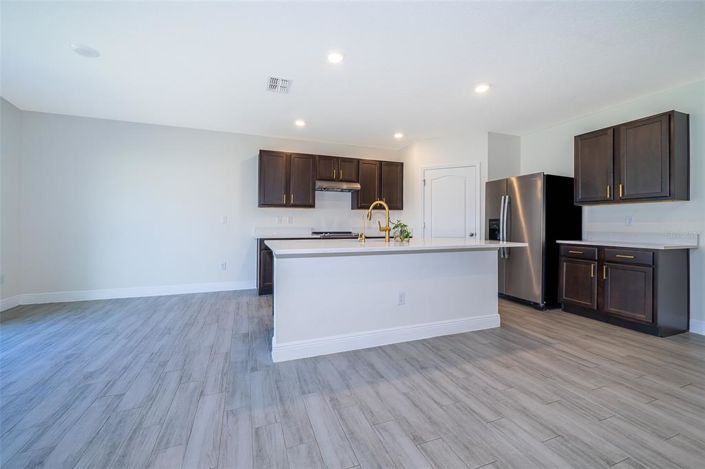 Image No.14-5 Bed Property for sale