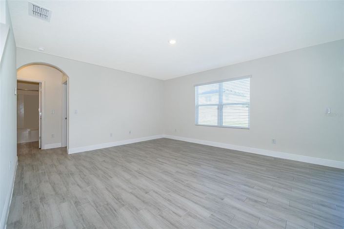 Image No.19-5 Bed Property for sale