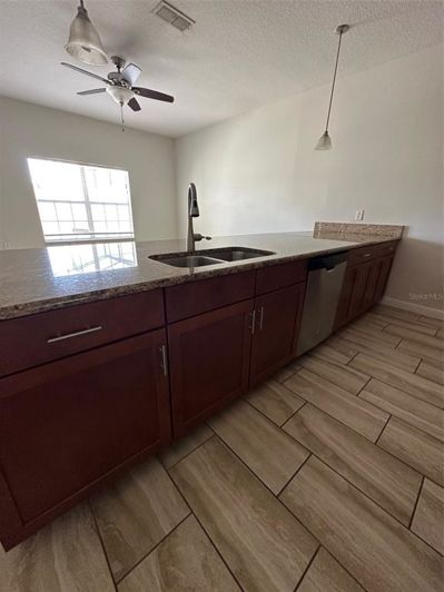 Image No.10-4 Bed Townhouse for sale