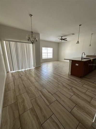 Image No.14-4 Bed Townhouse for sale