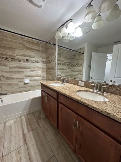 Image No.24-4 Bed Townhouse for sale