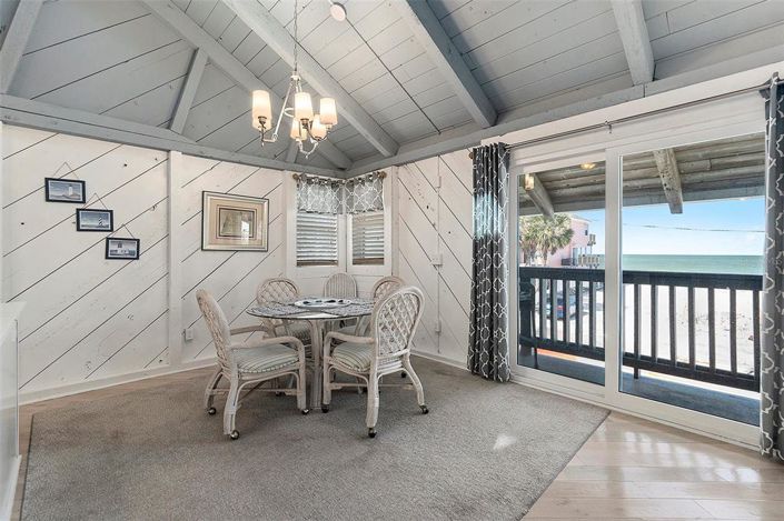 Image No.12-8 Bed Property for sale