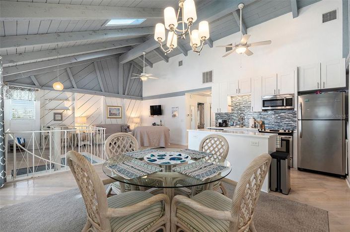 Image No.13-8 Bed Property for sale