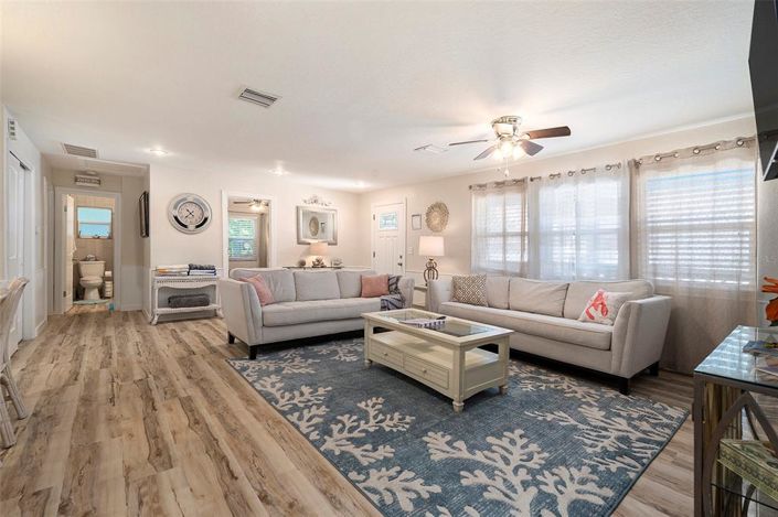 Image No.26-8 Bed Property for sale