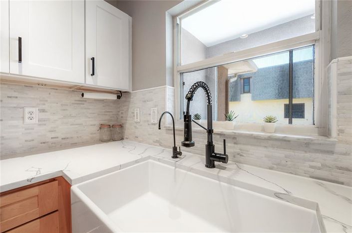 Image No.13-3 Bed Townhouse for sale