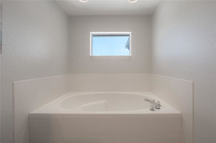 Image No.25-3 Bed Townhouse for sale