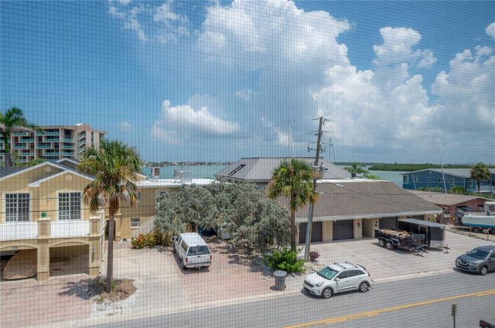 Image No.28-3 Bed Townhouse for sale