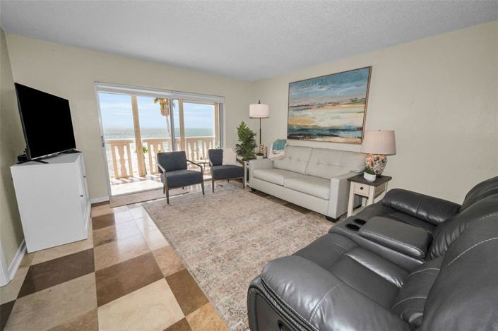 Image No.12-2 Bed Property for sale