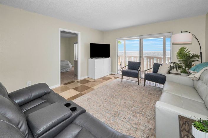 Image No.25-2 Bed Property for sale