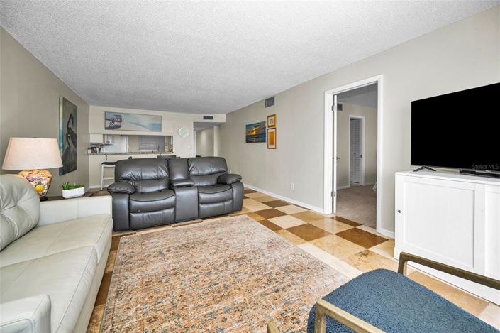 Image No.26-2 Bed Property for sale