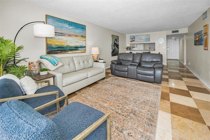 Image No.27-2 Bed Property for sale